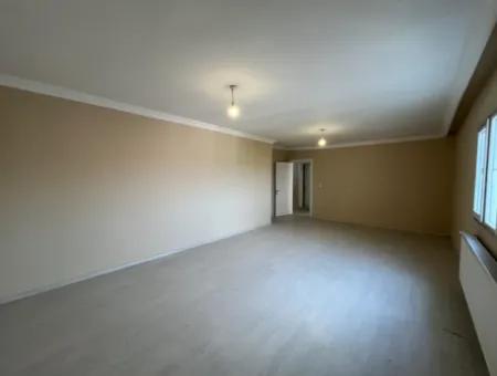 Seferihisar Tepecik Mahallesi’nde 150 M² Geniş 3+1 Dubleks Kiralık Daire