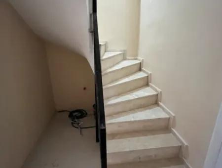 Seferihisar Tepecik Mahallesi’nde 150 M² Geniş 3+1 Dubleks Kiralık Daire
