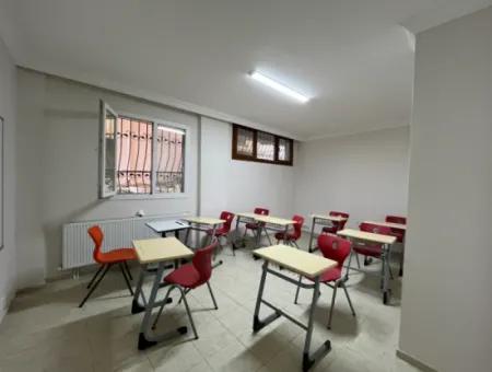 Seferihisar Şehir Merkezinde Satılık 3+1 Daire | 130 M² | Ayrı Mutfak | Zemin Kat | Önü Açık