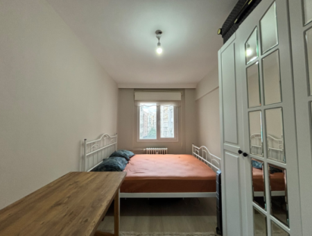 Alsancak Dutlu Sokak Yakını 3+1 3.Kat Bakımlı Satılık Daire