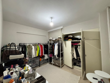 Alsancak Dutlu Sokak Yakını 3+1 3.Kat Bakımlı Satılık Daire