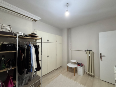 Alsancak Dutlu Sokak Yakını 3+1 3.Kat Bakımlı Satılık Daire
