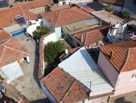 Kemalpaşa Halilbeyli’de Satılık 229 M² Arsa İçerisinde Müstakil Ev