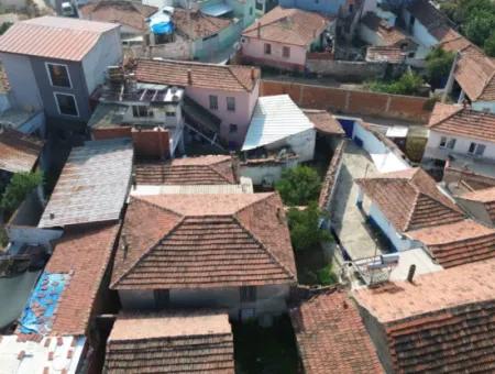 Kemalpaşa Halilbeyli’de Satılık 229 M² Arsa İçerisinde Müstakil Ev