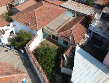 Kemalpaşa Halilbeyli’de Satılık 229 M² Arsa İçerisinde Müstakil Ev