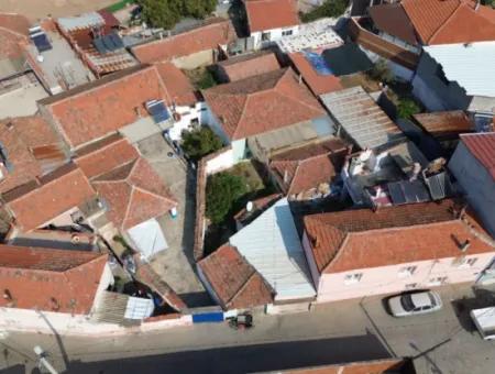 Kemalpaşa Halilbeyli’de Satılık 229 M² Arsa İçerisinde Müstakil Ev