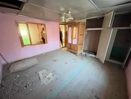 Kemalpaşa Halilbeyli’de Satılık 229 M² Arsa İçerisinde Müstakil Ev