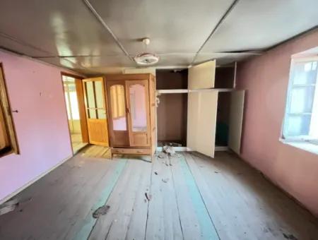 Kemalpaşa Halilbeyli’de Satılık 229 M² Arsa İçerisinde Müstakil Ev