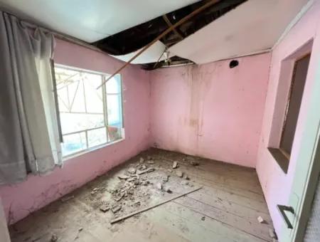 Kemalpaşa Halilbeyli’de Satılık 229 M² Arsa İçerisinde Müstakil Ev