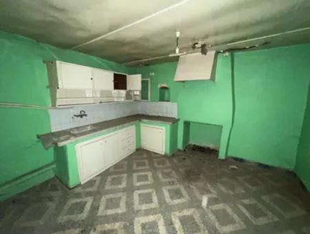 Kemalpaşa Halilbeyli’de Satılık 229 M² Arsa İçerisinde Müstakil Ev