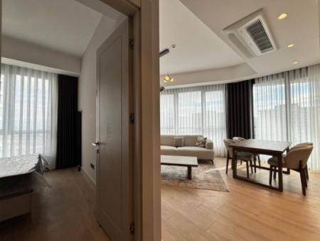 Alsancak Evora Proje 19.Kat 1+1 Sıfır Eşyalı Kiralık Köşe Daire!