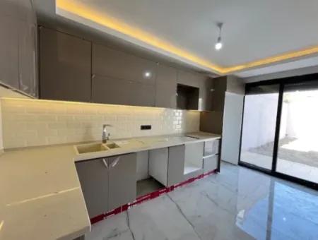Seferihisar Akarca'da 4+1 Ebeveyn Banyolu Sıfır Villa