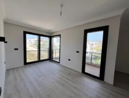 Seferihisar Akarca'da 4+1 Ebeveyn Banyolu Sıfır Villa