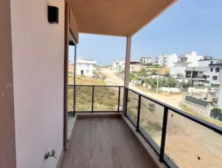Seferihisar Akarca'da 4+1 Ebeveyn Banyolu Sıfır Villa