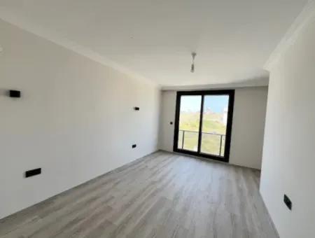 Seferihisar Akarca'da 4+1 Ebeveyn Banyolu Sıfır Villa