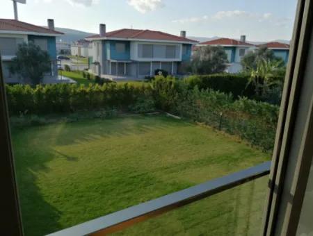 Urla Megapol Evlerinde, Hem Şehirden Uzak Hem De Merkeze Yakın!