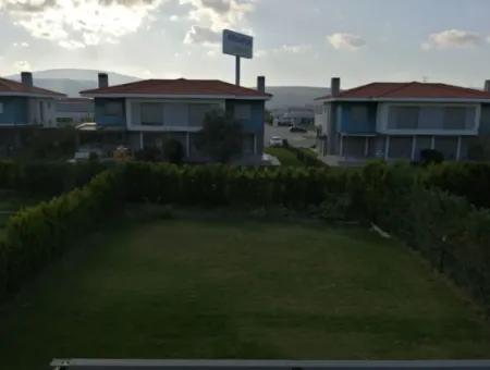 Urla Megapol Evlerinde, Hem Şehirden Uzak Hem De Merkeze Yakın!