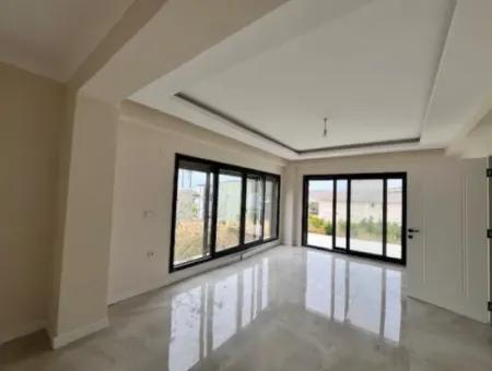 Seferihisar Sığacık'ta, Girlen Mevkii'nde Satılık Villa