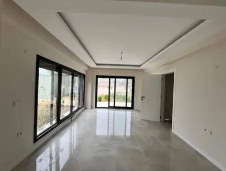Seferihisar Sığacık'ta, Girlen Mevkii'nde Satılık Villa