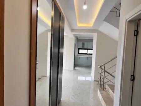 Seferihisar Sığacık'ta, Girlen Mevkii'nde Satılık Villa
