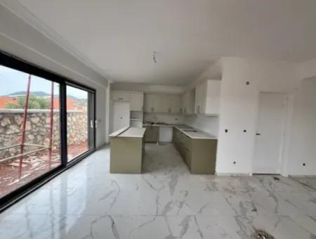 Seferihisar Kavakdere'de Malikane Satılık Villa