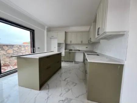 Seferihisar Kavakdere'de Malikane Satılık Villa
