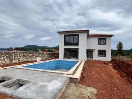 Seferihisar Kavakdere'de Malikane Satılık Villa