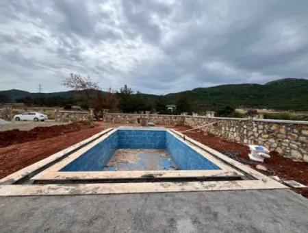 Seferihisar Kavakdere'de Malikane Satılık Villa