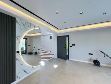 Seferihisar Villalar Bölgesinde, Kış Bahçeli, Emsalsiz Lüks Villa
