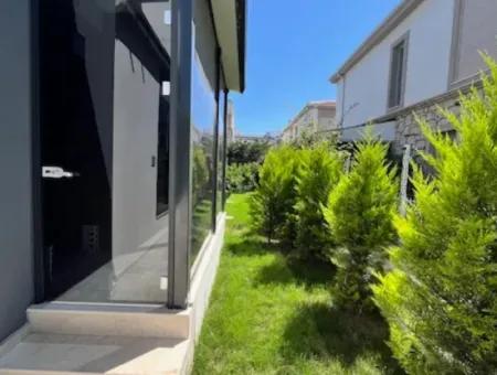 Seferihisar Villalar Bölgesinde, Kış Bahçeli, Emsalsiz Lüks Villa