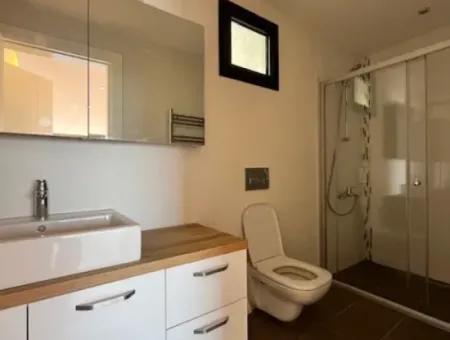 Seferihisar Merkez'de 4+1, Ebeveyn Banyolu, Teraslı, Akıllı Ev