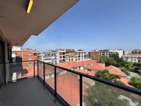 Seferihisar Merkez'de 4+1, Ebeveyn Banyolu, Teraslı, Akıllı Ev