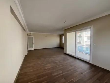 Seferihisar Adliyesi Yakınında,Köşe Konumlu,175M2, Kapalı Mutfaklı Satılık Daire