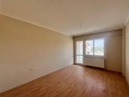Seferihisar Adliyesi Yakınında,Köşe Konumlu,175M2, Kapalı Mutfaklı Satılık Daire
