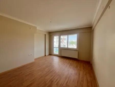 Seferihisar Adliyesi Yakınında,Köşe Konumlu,175M2, Kapalı Mutfaklı Satılık Daire