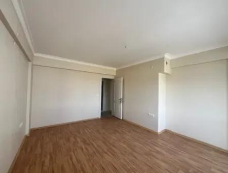 Seferihisar Adliyesi Yakınında,Köşe Konumlu,175M2, Kapalı Mutfaklı Satılık Daire
