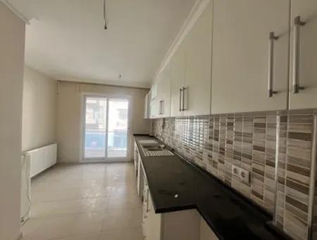 Seferihisar Adliyesi Yakınında,Köşe Konumlu,175M2, Kapalı Mutfaklı Satılık Daire