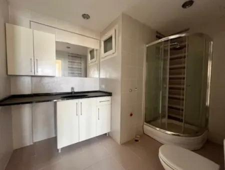Seferihisar Adliyesi Yakınında,Köşe Konumlu,175M2, Kapalı Mutfaklı Satılık Daire