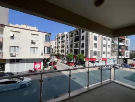 Seferihisar Adliyesi Yakınında,Köşe Konumlu,175M2, Kapalı Mutfaklı Satılık Daire