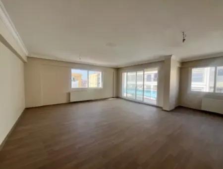Seferihisar Adliyesi Yakınında,Köşe Konumlu,Dubleks, 280M2, Kapalı Mutfaklı Satılık Daire