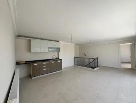 Seferihisar Adliyesi Yakınında,Köşe Konumlu,Dubleks, 280M2, Kapalı Mutfaklı Satılık Daire