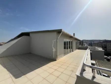 Seferihisar Adliyesi Yakınında,Köşe Konumlu,Dubleks, 280M2, Kapalı Mutfaklı Satılık Daire