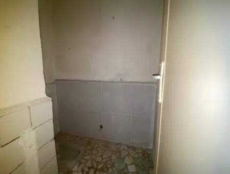 Alsancak Kahramanlarda Cumhuriyet Fuar Kapısı Yakını 3 Oda 1 Salon Satılık Daire